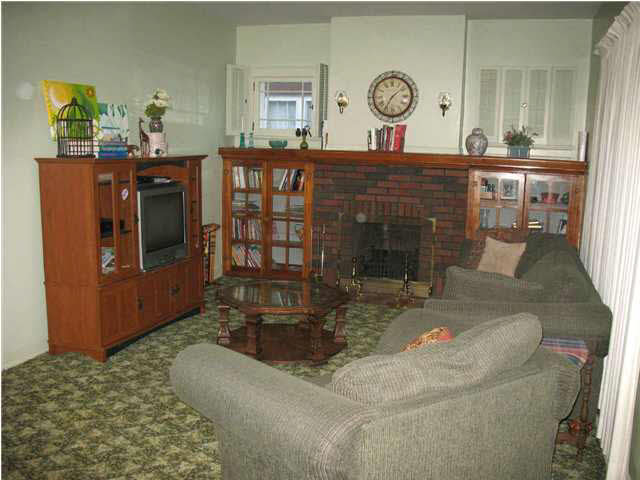 608 Bayard Park Dr, Evansville, IN 47713 photo 3