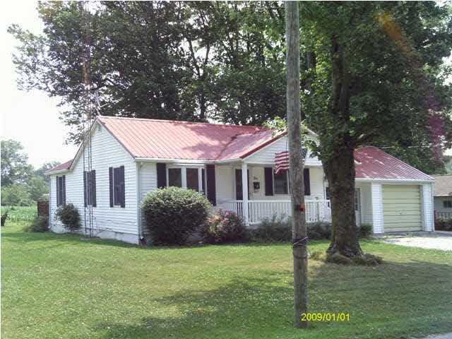 311 S East St, Odon, IN 47562 photo 1