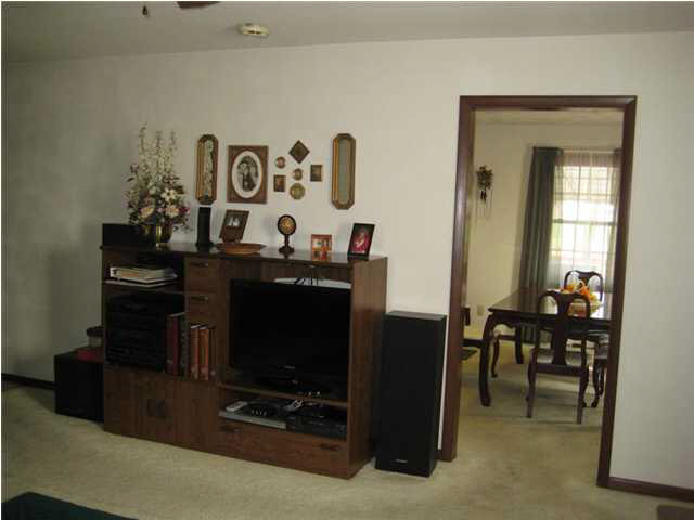 415 S Truman Rd, Jasper, IN 47546 photo 5