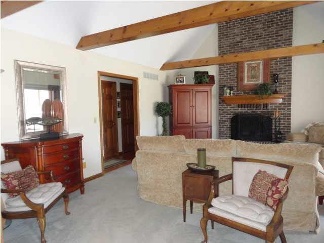 1609 Greenbrier Dr, Mount Vernon, IN 47620 photo 3