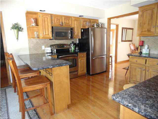 1609 Greenbrier Dr, Mount Vernon, IN 47620 photo 2