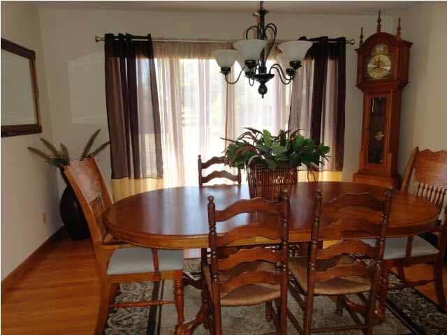 1609 Greenbrier Dr, Mount Vernon, IN 47620 photo 4