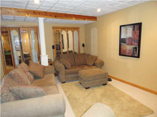 1609 Greenbrier Dr, Mount Vernon, IN 47620 photo 7