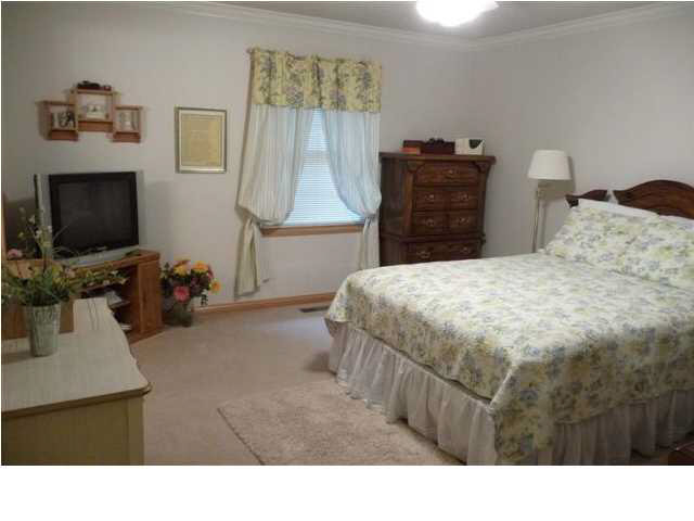 310 Redbud Ln, Jasper, IN 47546 photo 6
