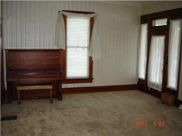 530 E Fifth St, Mount Vernon, IN 47620 photo 5