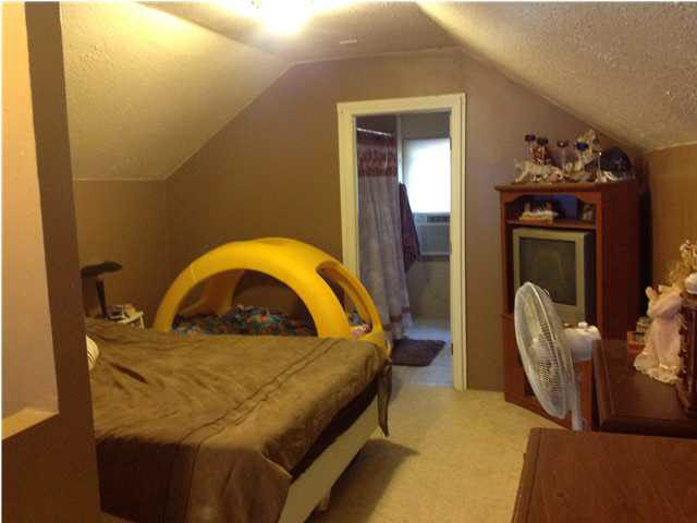 326 N Washington St, Dale, IN 47523 photo 8