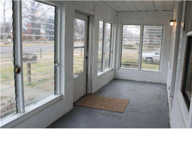 2175 Washington Ave, Evansville, IN 47714 photo 3