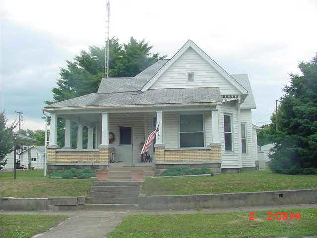 308 SE 7th St, Washington, IN 47501 photo 1