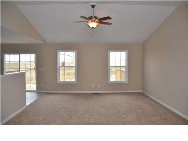 810 Volkman Rd, Evansville, IN 47725 photo 2