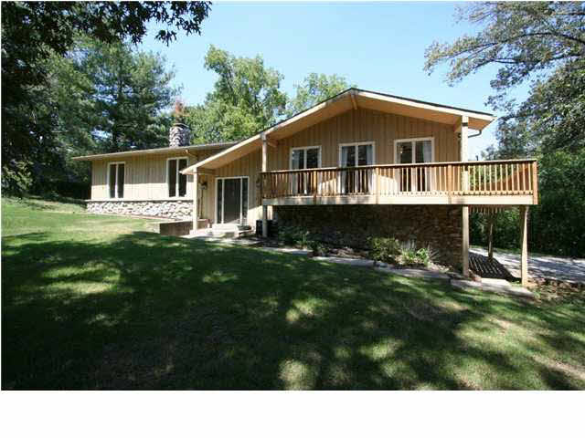 2320 Sharon Pl, Evansville, IN 47725 photo 1