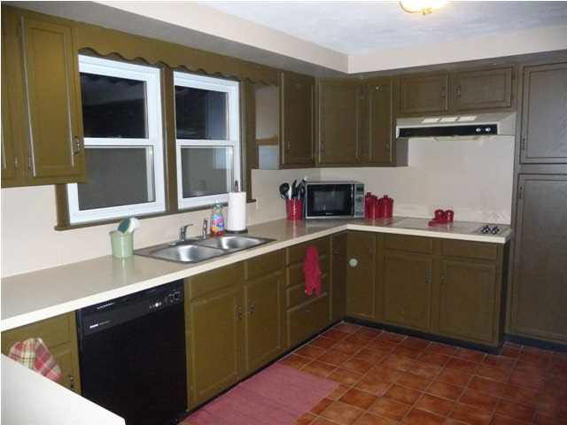 205 S Washington St, Huntingburg, IN 47542 photo 2