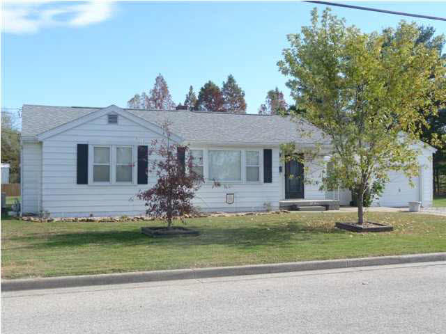 205 S Washington St, Huntingburg, IN 47542 photo 1