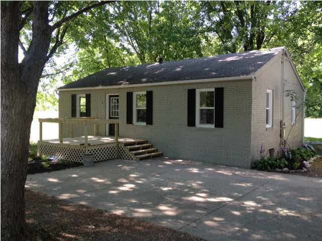 490 E Olmstead Ave, Evansville, IN 47711 photo 2