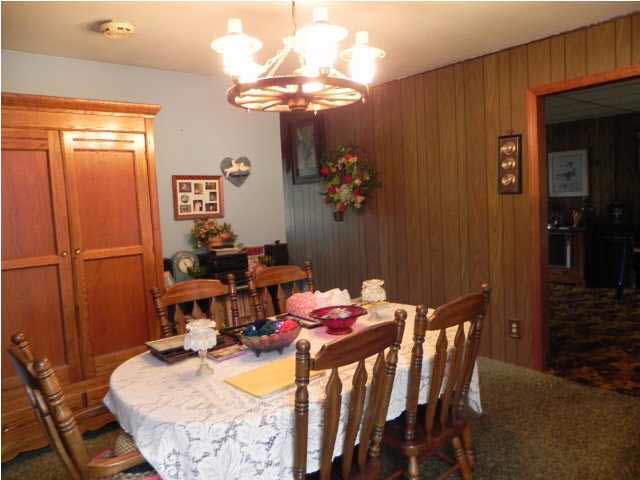 5317 N Kerth Ave, Evansville, IN 47711 photo 2