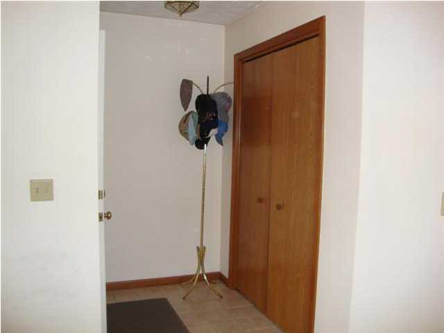 8314 Gate Way Dr, Evansville, IN 47715 photo 3