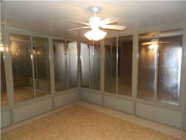 523 S Eighth Ave, Haubstadt, IN 47639 photo 6