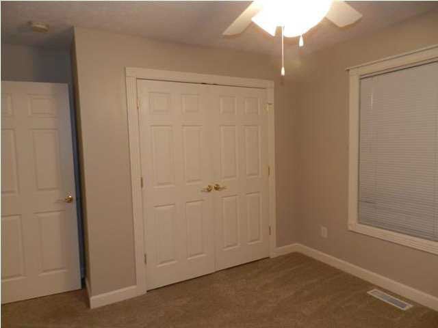 523 S Eighth Ave, Haubstadt, IN 47639 photo 9