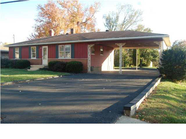 525 E Moore St, Boonville, IN 47601 photo 1