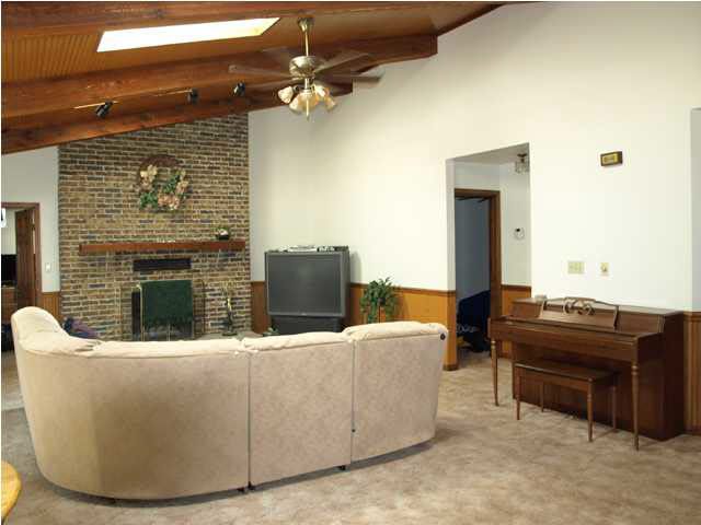 7203 Old State Rd, Evansville, IN 47710 photo 3