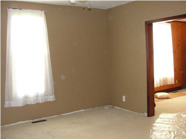 384 E 850 N, Hazleton, IN 47640 photo 4