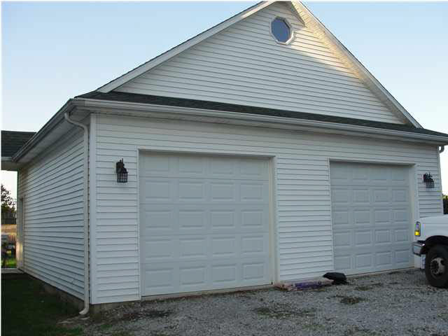 384 E 850 N, Hazleton, IN 47640 photo 2