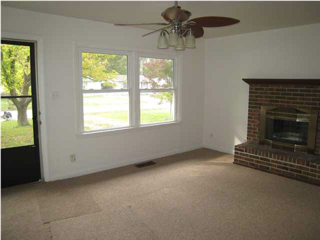 2216 S Lombard Ave, Evansville, IN 47714 photo 3