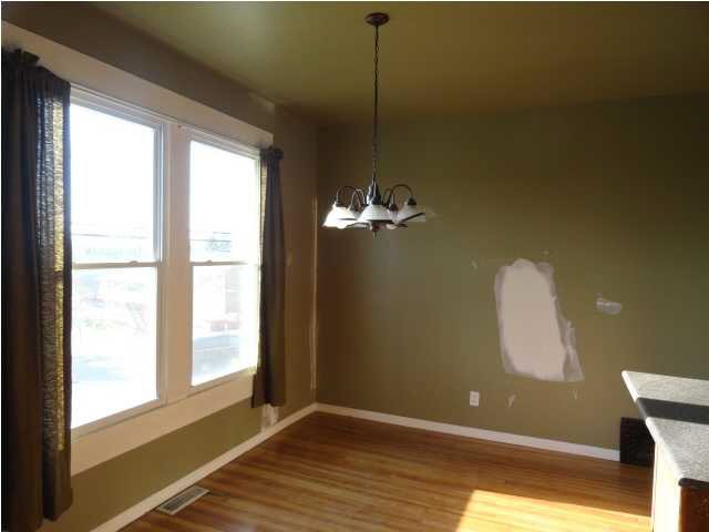 2821 Hillcrest Ter, Evansville, IN 47712 photo 5