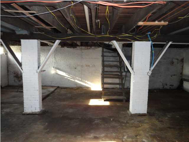 2821 Hillcrest Ter, Evansville, IN 47712 photo 8