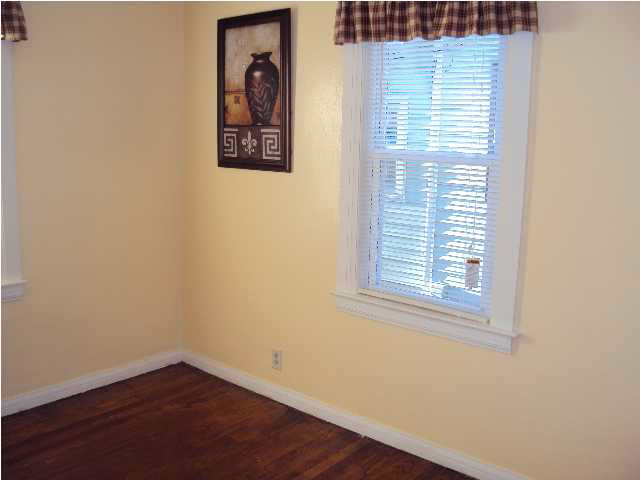 905 7th St, Tell City, IN 47586 photo 4