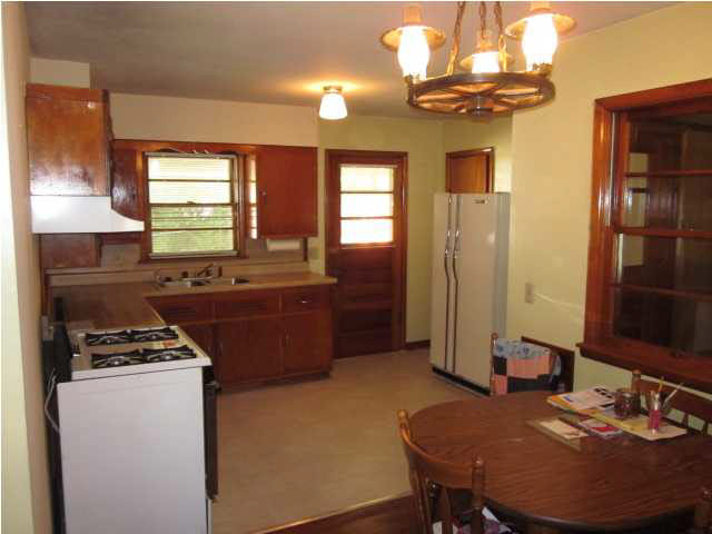 2575 N Bedford Ave, Evansville, IN 47711 photo 3