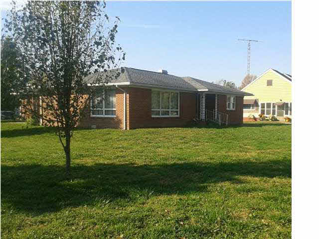 150 Marlatt St, Plainville, IN 47568 photo 1