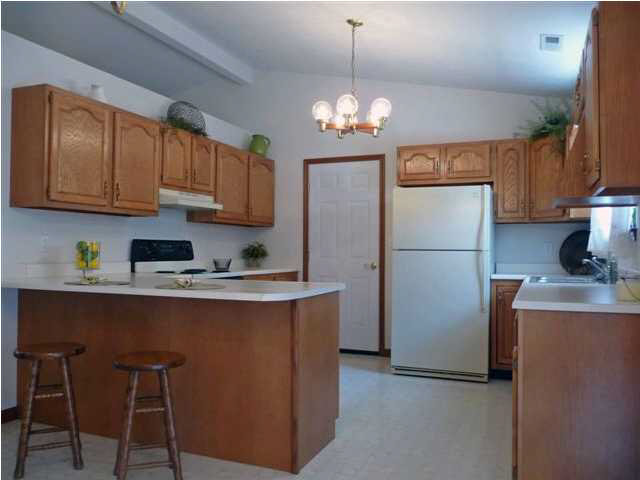 320 Ridgewood Ln, Jasper, IN 47546 photo 2