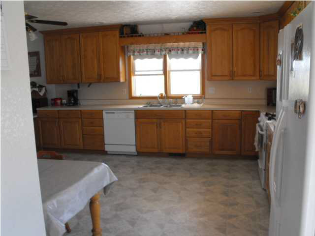 6630 E 200 N, Montgomery, IN 47558 photo 3