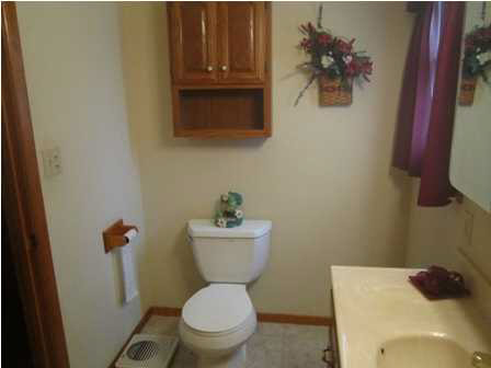 108 E North St, Petersburg, IN 47567 photo 11