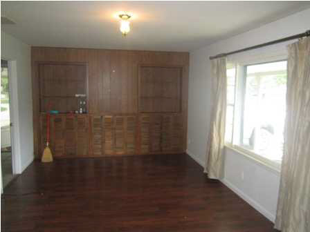 108 E North St, Petersburg, IN 47567 photo 5