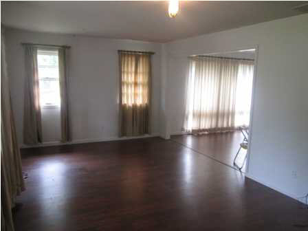 108 E North St, Petersburg, IN 47567 photo 3