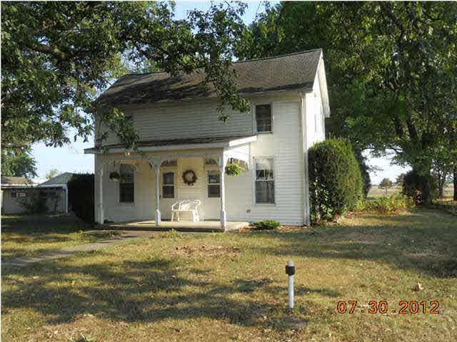 104 W 3rd St, Cannelburg, IN 47519 photo 4