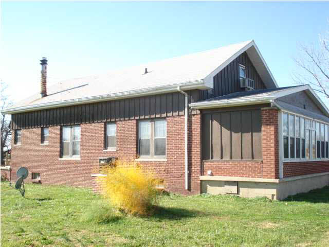 5730 Kansas Rd, Evansville, IN 47725 photo 2