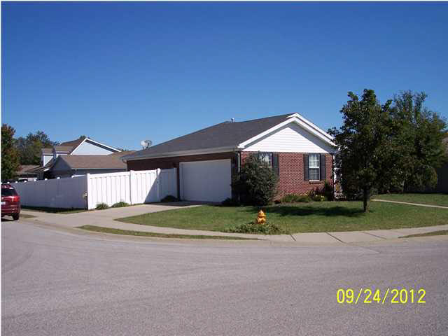 3136 Stonecrest Dr, Evansville, IN 47725 photo 2