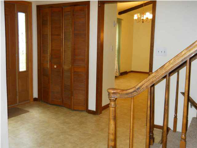 8055 Chestnut Dr, Newburgh, IN 47630 photo 5