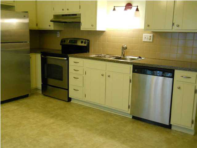 8055 Chestnut Dr, Newburgh, IN 47630 photo 3