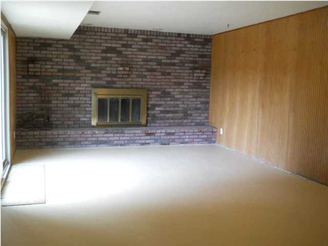 8055 Chestnut Dr, Newburgh, IN 47630 photo 4