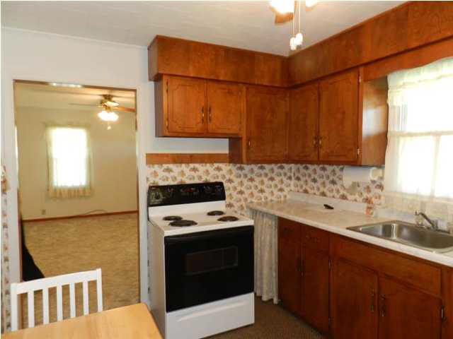 505 E Sinclair St, Fort Branch, IN 47648 photo 6