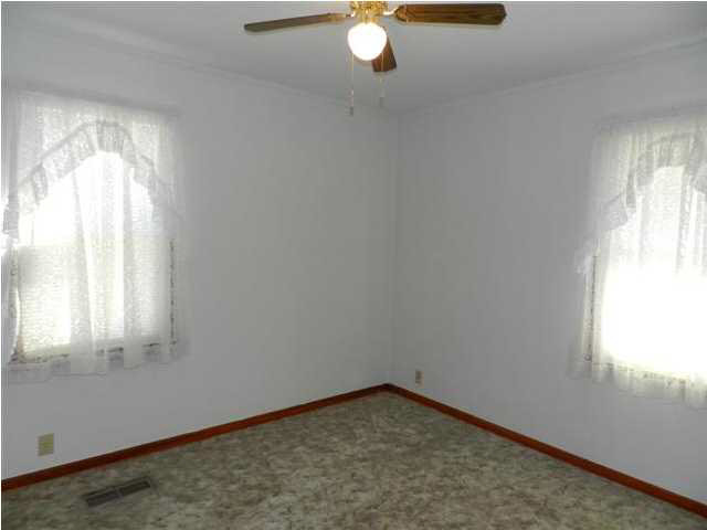 505 E Sinclair St, Fort Branch, IN 47648 photo 11