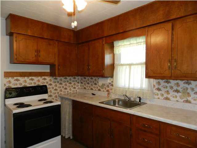 505 E Sinclair St, Fort Branch, IN 47648 photo 5