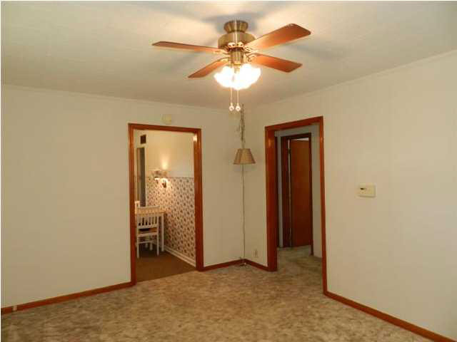 505 E Sinclair St, Fort Branch, IN 47648 photo 8