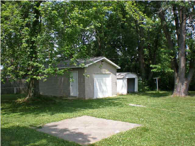 108 S Jefferson St, Princeton, IN 47670 photo 2