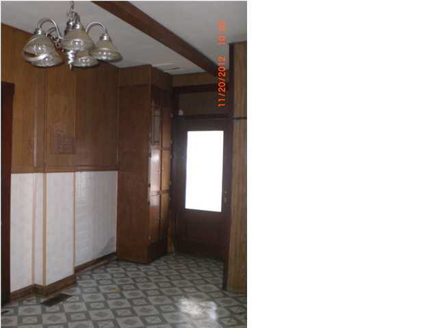 201 E Washington St, Chandler, IN 47610 photo 8