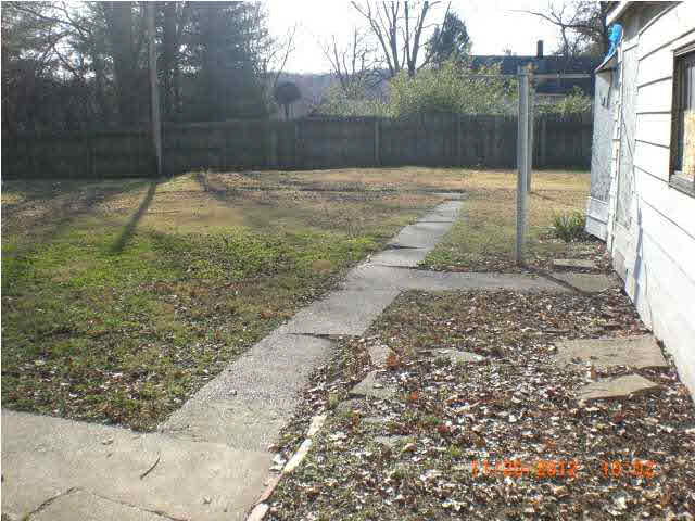 201 E Washington St, Chandler, IN 47610 photo 4