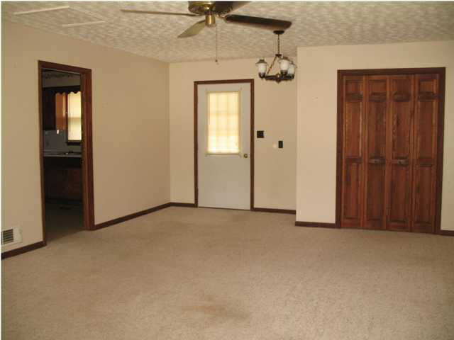 821 33rd St, Tell City, IN 47586 photo 3